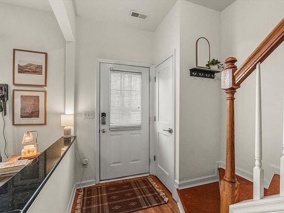 3rd image of 136 Orchard Park Dr
