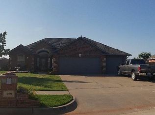 1959 W Badger Way, Mustang, OK 73064
