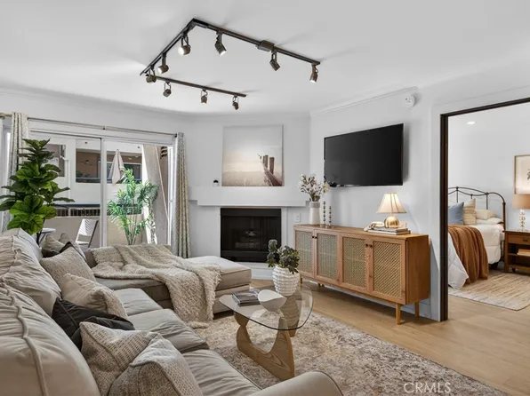 5550 Owensmouth Ave APT 123, Woodland Hills, CA 91367