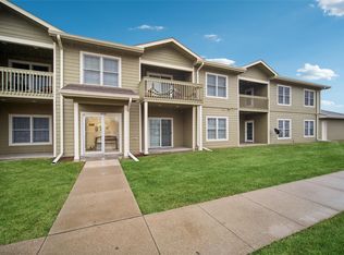 410 N 1st St APT 201, Indianola, IA 50125