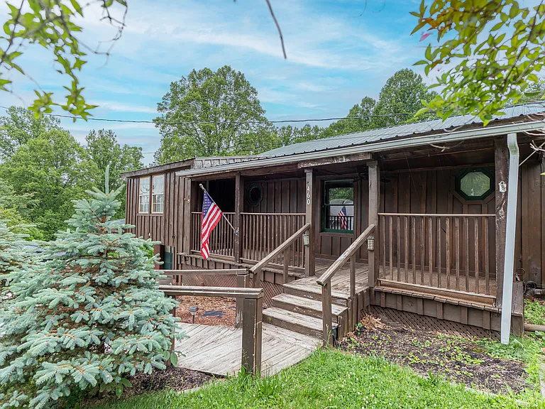 460 Lansing Edmond Rd — Photo 36