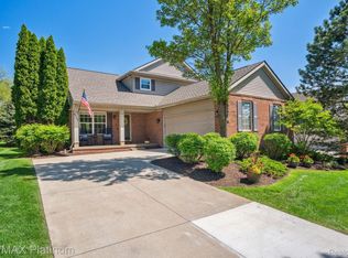 9747 Tioga Trl, Pinckney, MI