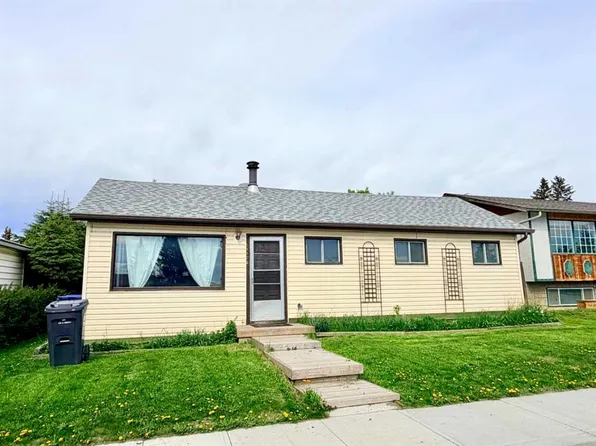 5112 E 47th St, Rocky Mountain House, AB T4T 1M4