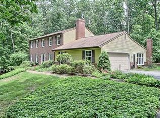 655 Shannon Rd, Boiling Springs, PA 17007