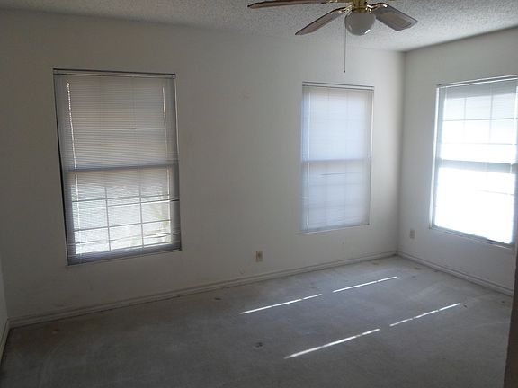 4th image of 2626 Frazier Ave