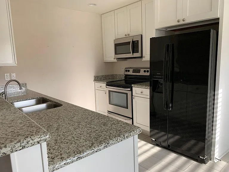 13712 Fox Hill Dr — Photo 11