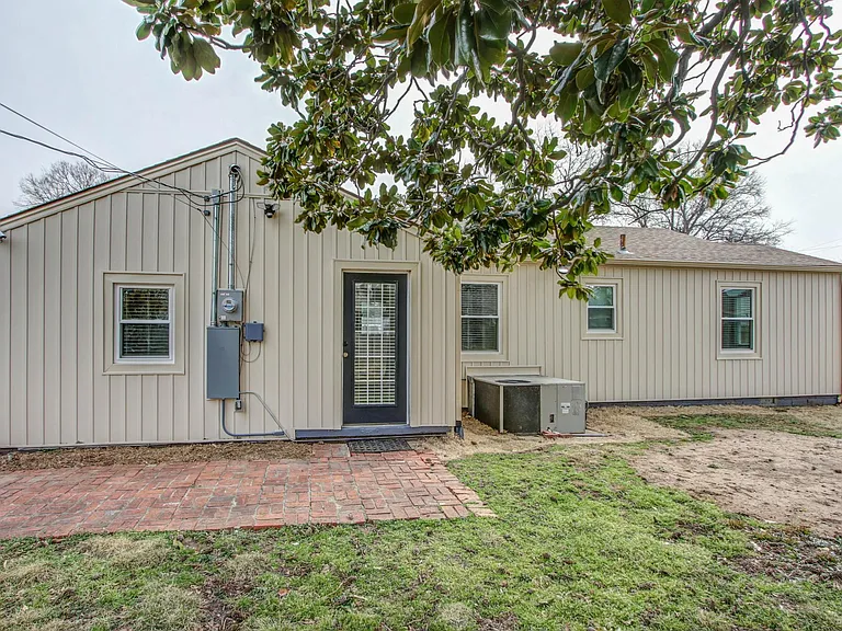 4252 S Cincinnati Ave — Photo 12