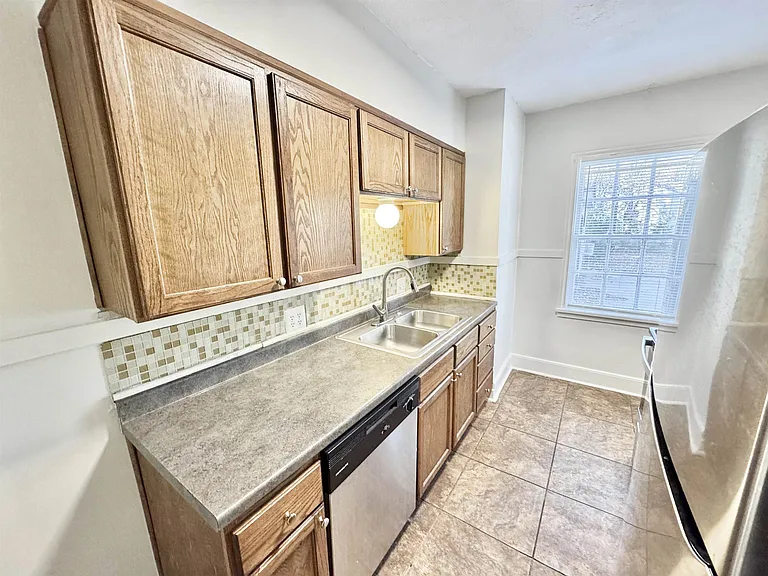3880 Spottswood Ave — Photo 8