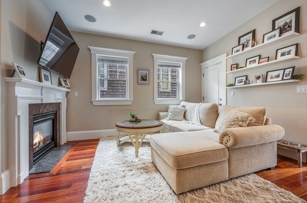 2 bed, 880 sqft, $4,400 — Photo 1