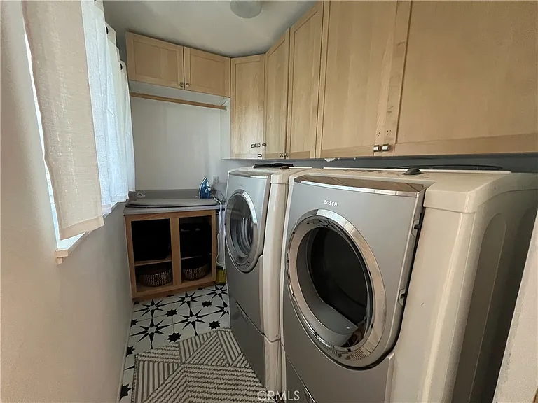 23870 Lakeview Dr — Photo 16