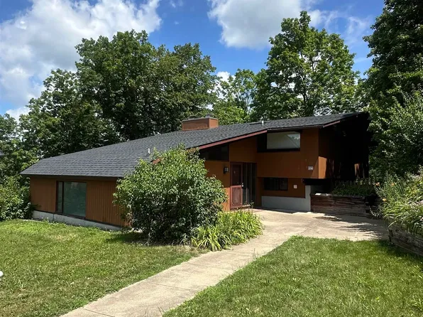 823 W Wonderview Dr, Dunlap, IL 61525