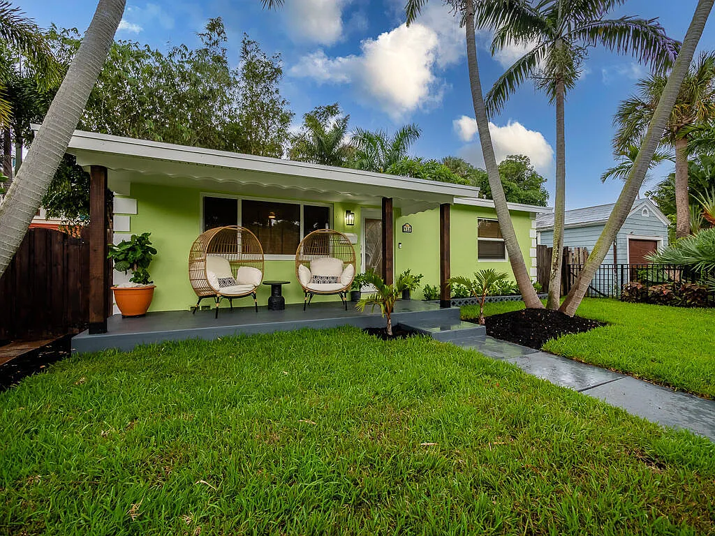 2 bed, 1.0 bath, 1008 sqft, $3,200 — Photo 4