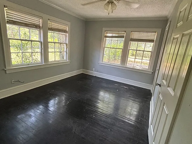 127 E Olive St — Photo 9