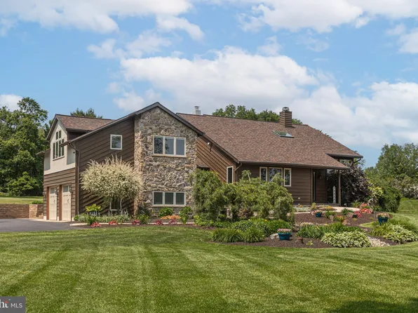 424 Broad St, Perkasie, PA 18944