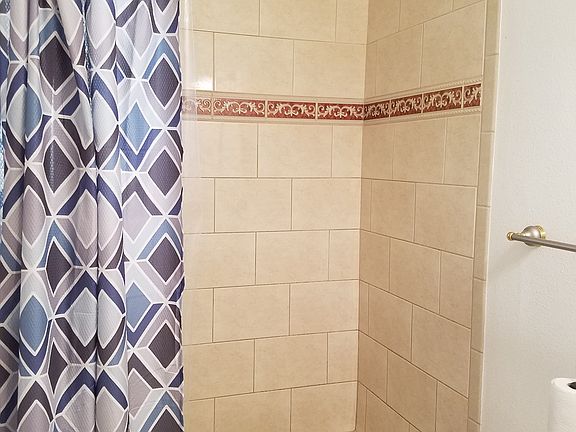 5th image of 729 63rd Ave S
