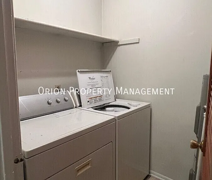 1021 W Cascade Ave — Photo 8