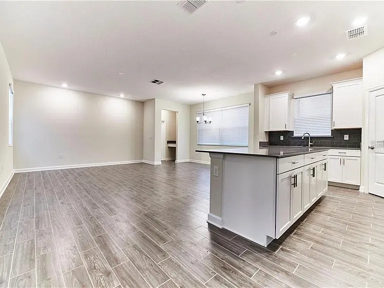 12027 Grammar Ln — Photo 3