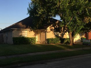 8218 Berkely Ct, Baytown, TX 77521