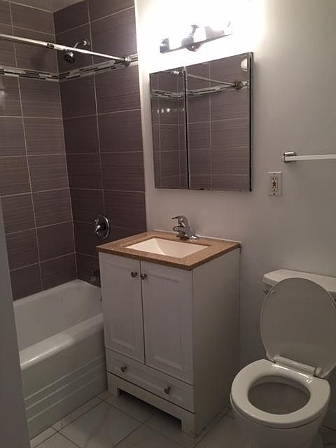 2nd image of 4700 N Paulina St #G