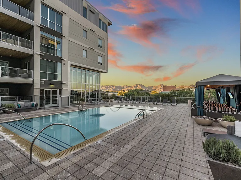 Broadstone Scottsdale Quarter — Photo 3