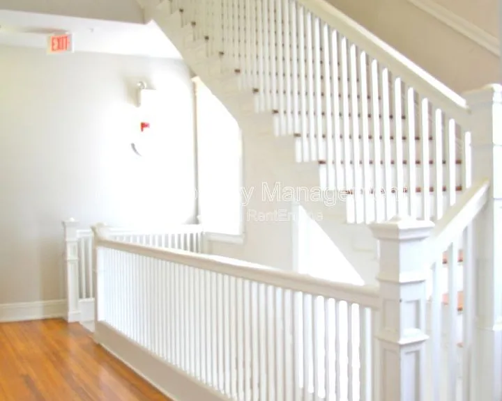 220 E Marshall St #C — Photo 13
