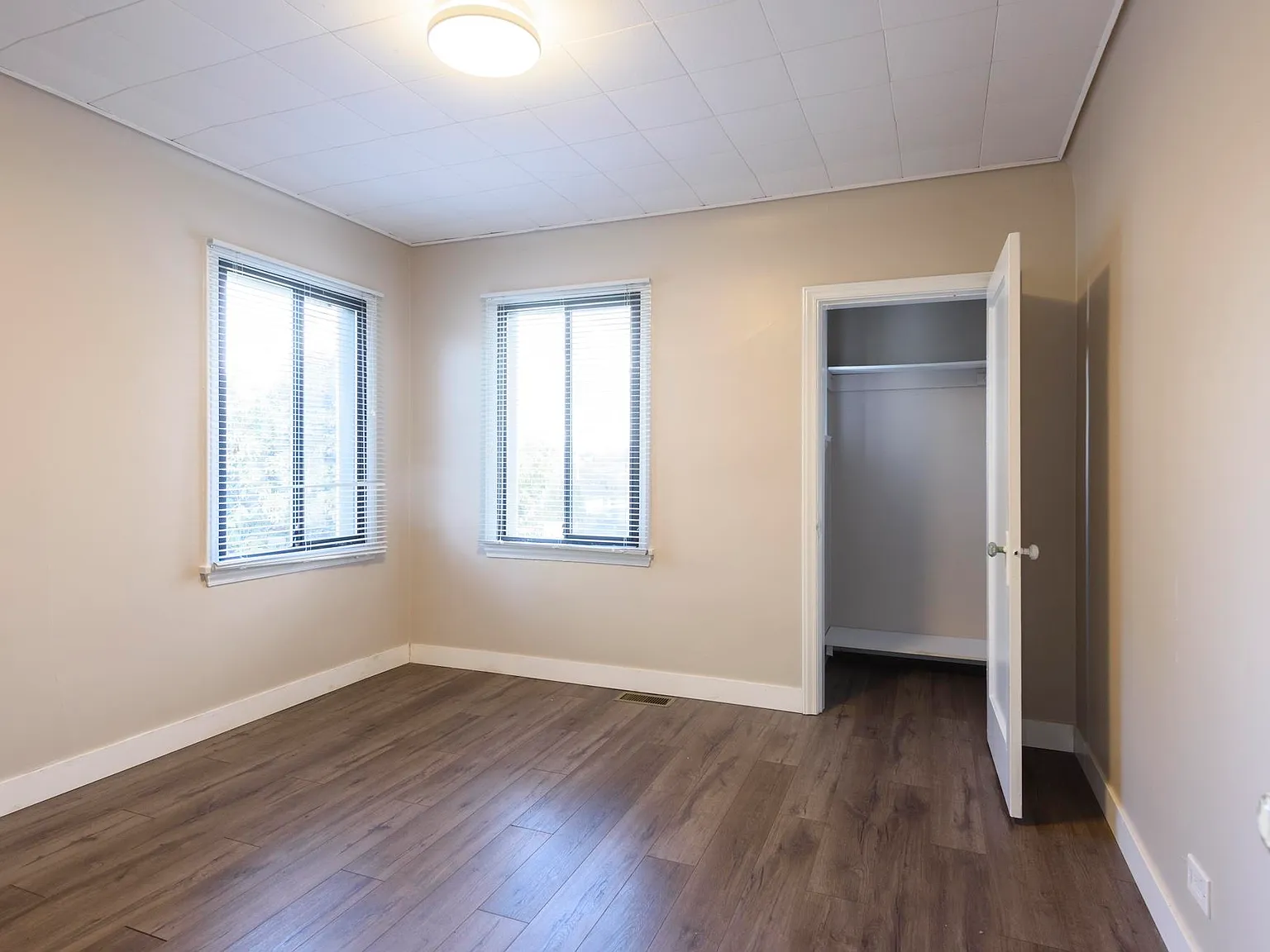2 bed, 827 sqft, $2,600 — Photo 3