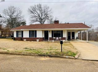 841 Chickasaw Dr, Grenada, MS 38901
