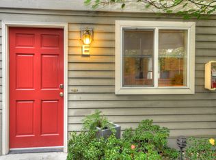 7029 210th St SW APT E, Lynnwood, WA 98036