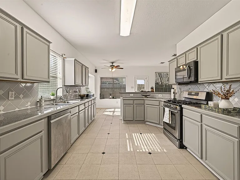 16315 April Ridge Dr — Photo 17