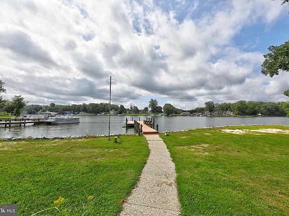 3rd image of 109 Pinewater Dr