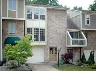309 Shadowwood Ct, Trafford, PA 15085
