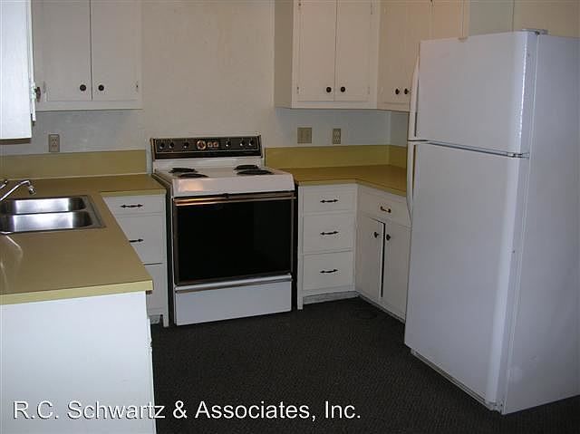 2nd image of 1007 E 10th Ave