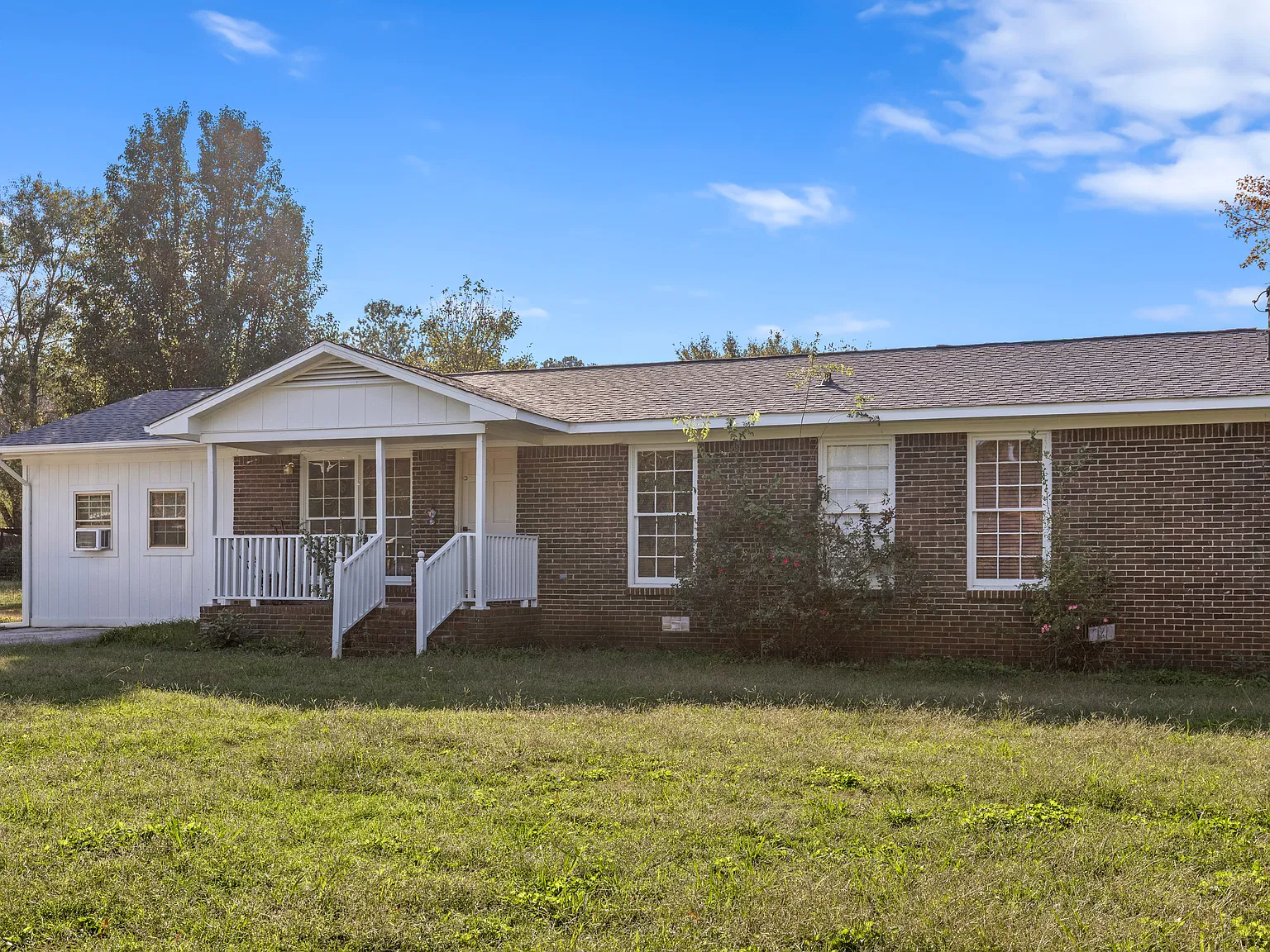 3 bed, 1.5 bath, 1422 sqft, $2,000 — Photo 4