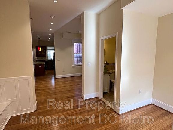 4th image of 32 Quincy Pl NE #Ne