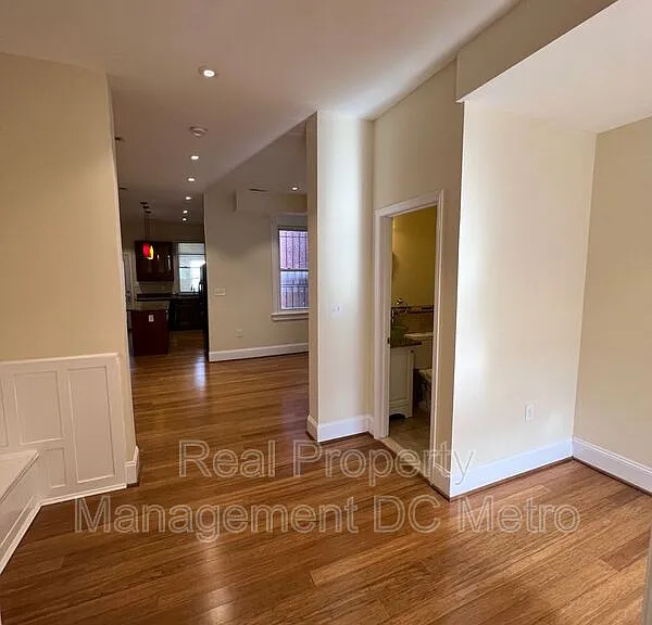 32 Quincy Pl NE #NE — Photo 4