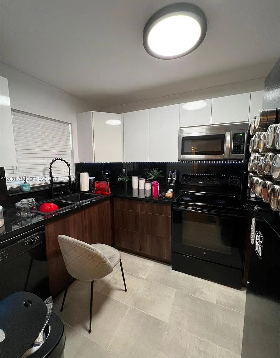 9451 Evergreen Pl — Photo 3