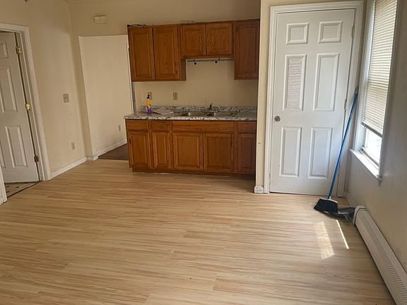 2nd image of 18 Clifton St #1