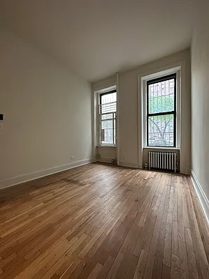 Rented by Peter R. Hungerford, LREB | media 3