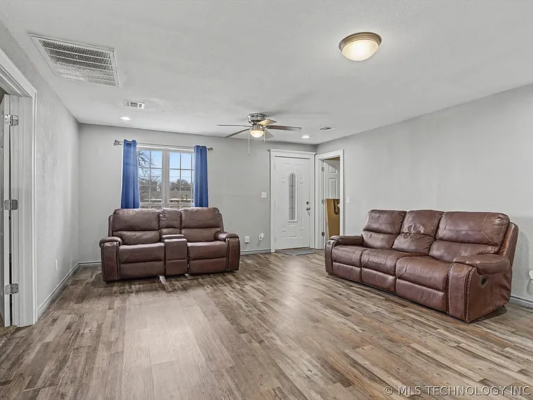 26 S Urbana Ave — Photo 5