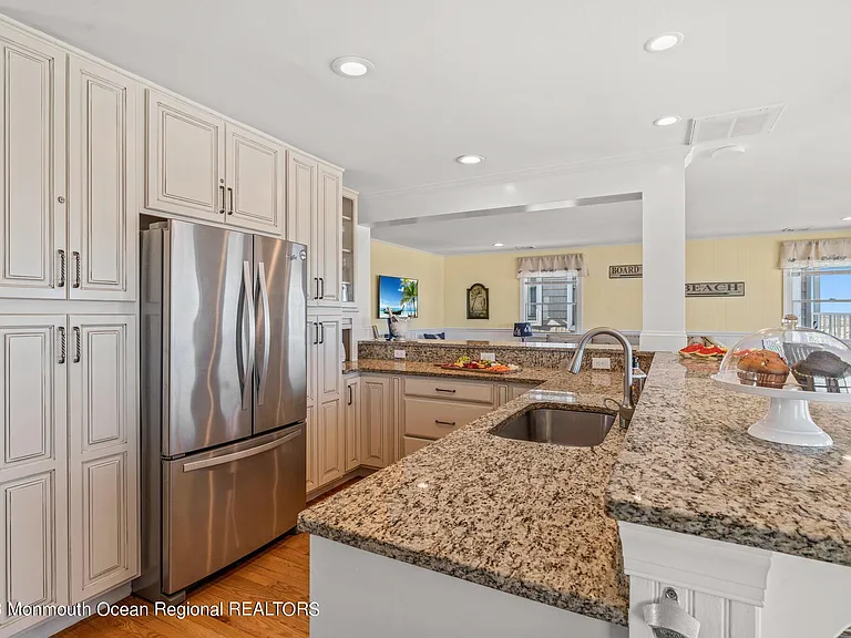 1404 Oceanfront #UPPER — Photo 18
