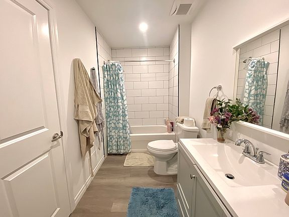 4th image of 16 W Avenue South Ave #111