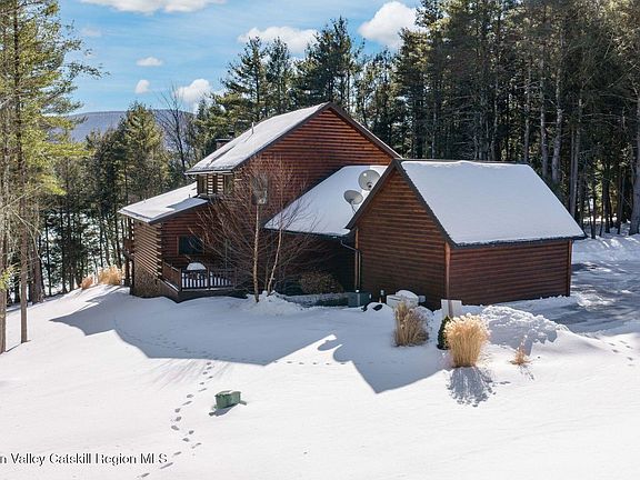 4th image of 85 Conifer Lake West Rd.