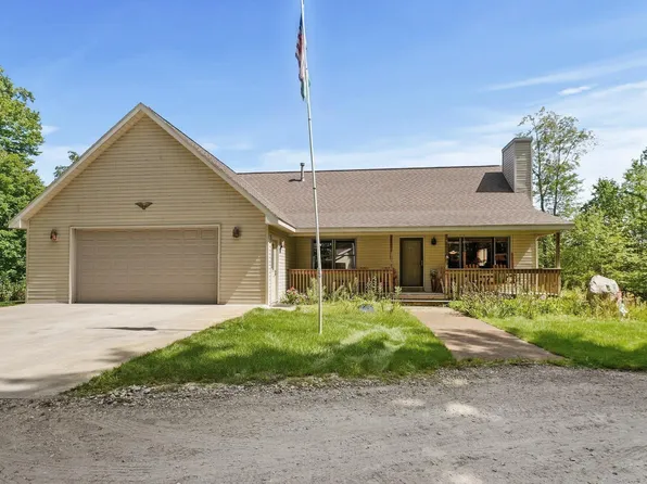 6390 Eagle Valley Dr, Grawn, MI 49637