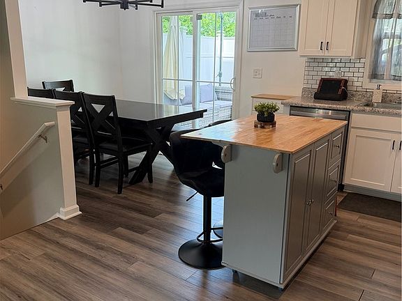 4th image of 121 Palm Ct