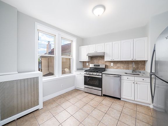 2nd image of 282 Magnolia Ave APT 7