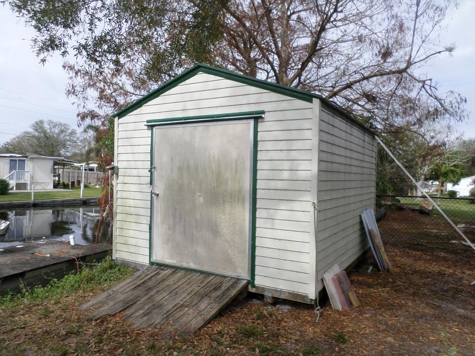 2nd image of 3043 SE 35th Ave