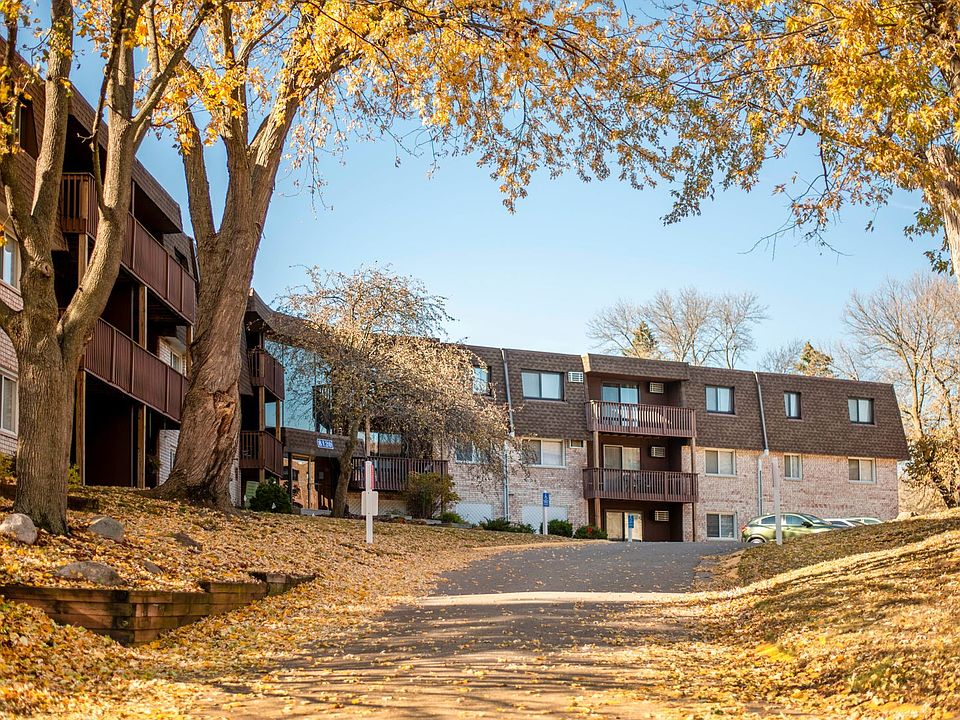 1st image of 8221 Riverview Ln N #268