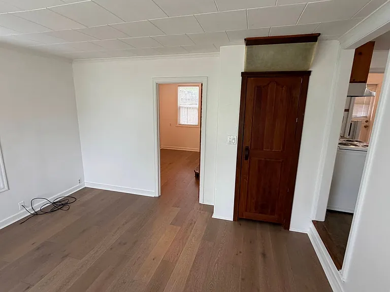 50 E 31st Ave — Photo 10