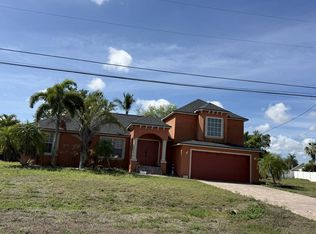 914 NE Van Loon Ln, Cape Coral, FL 33909