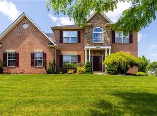2294 Madeira Dr, Macungie, PA 18062